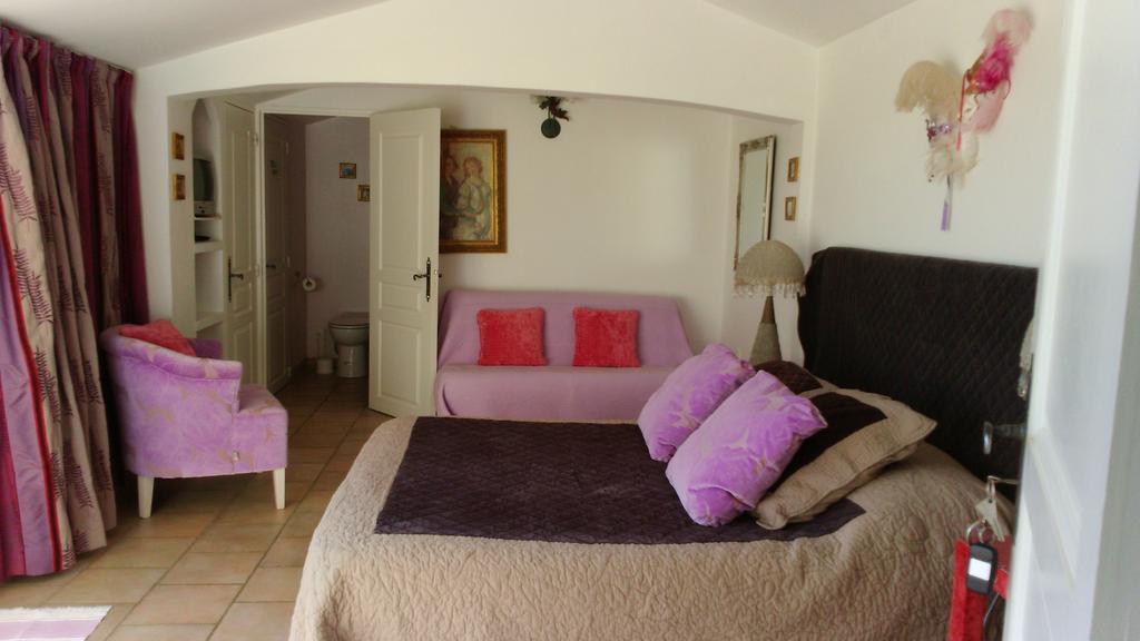 Mavilla Akwaba Sainte-Maxime Bagian luar foto