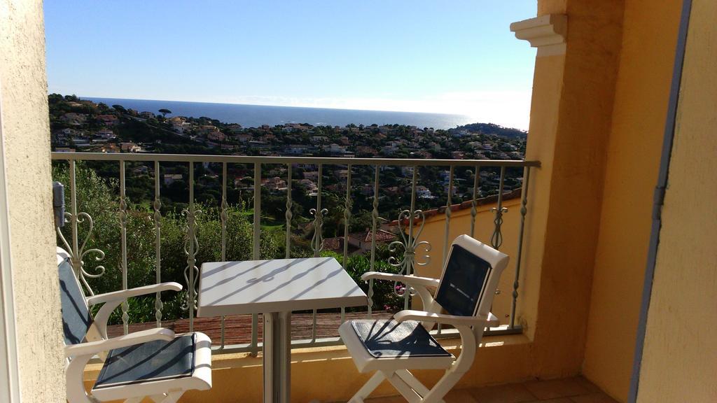 Mavilla Akwaba Sainte-Maxime Bagian luar foto